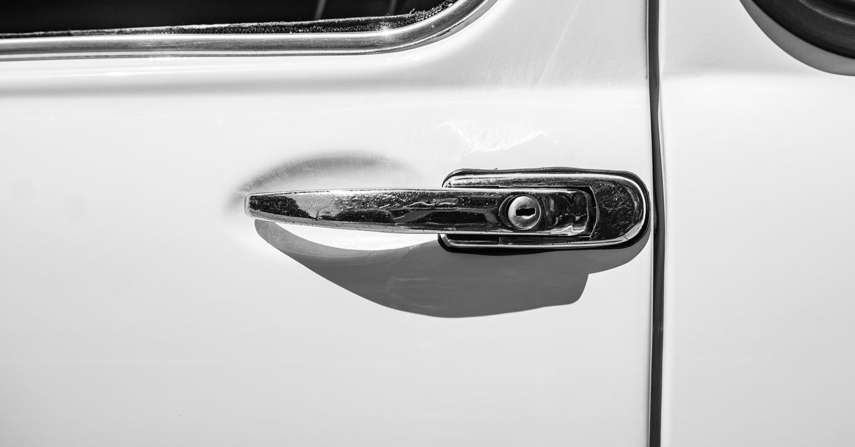 Car Lockout Service That Comes To You — No Dealer Trip Required — Alpharetta Locksmith Key